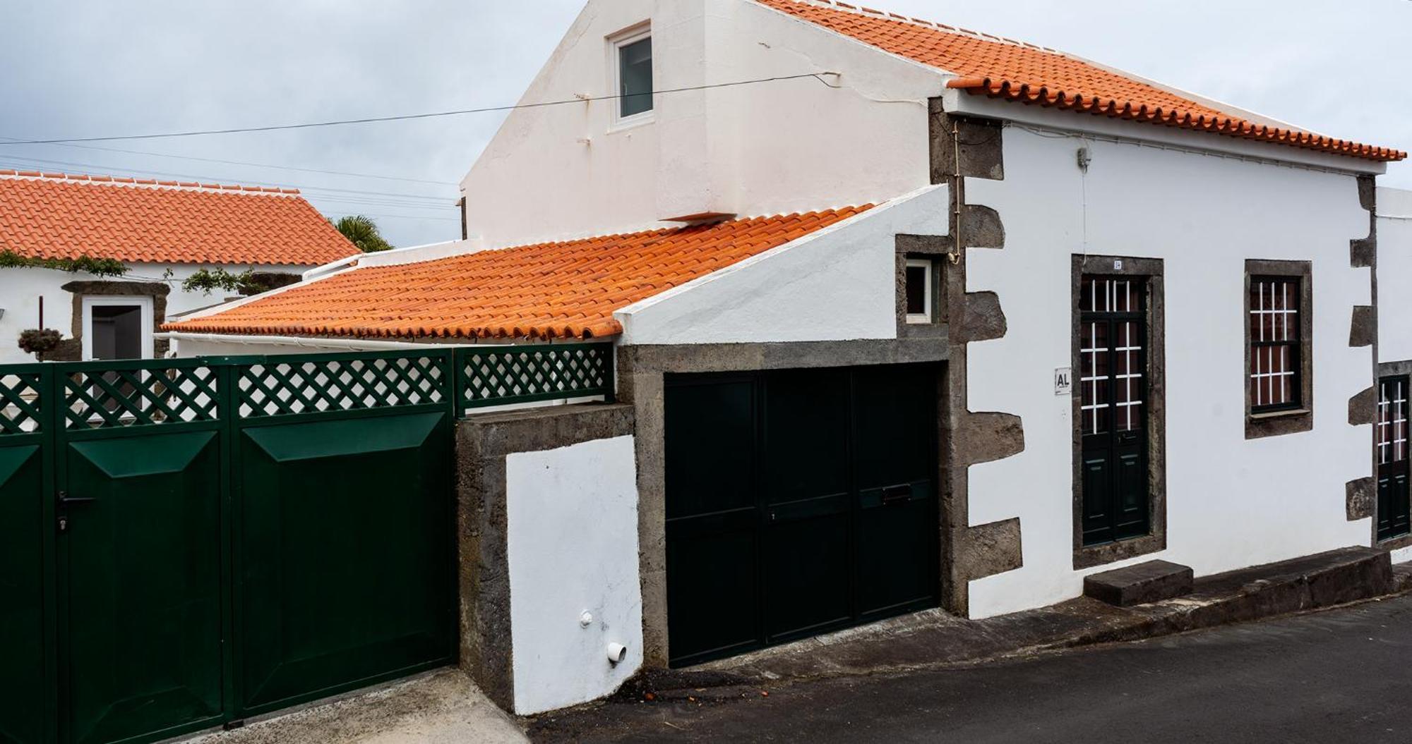 Charming House - House & Biscoitos (Terceira)