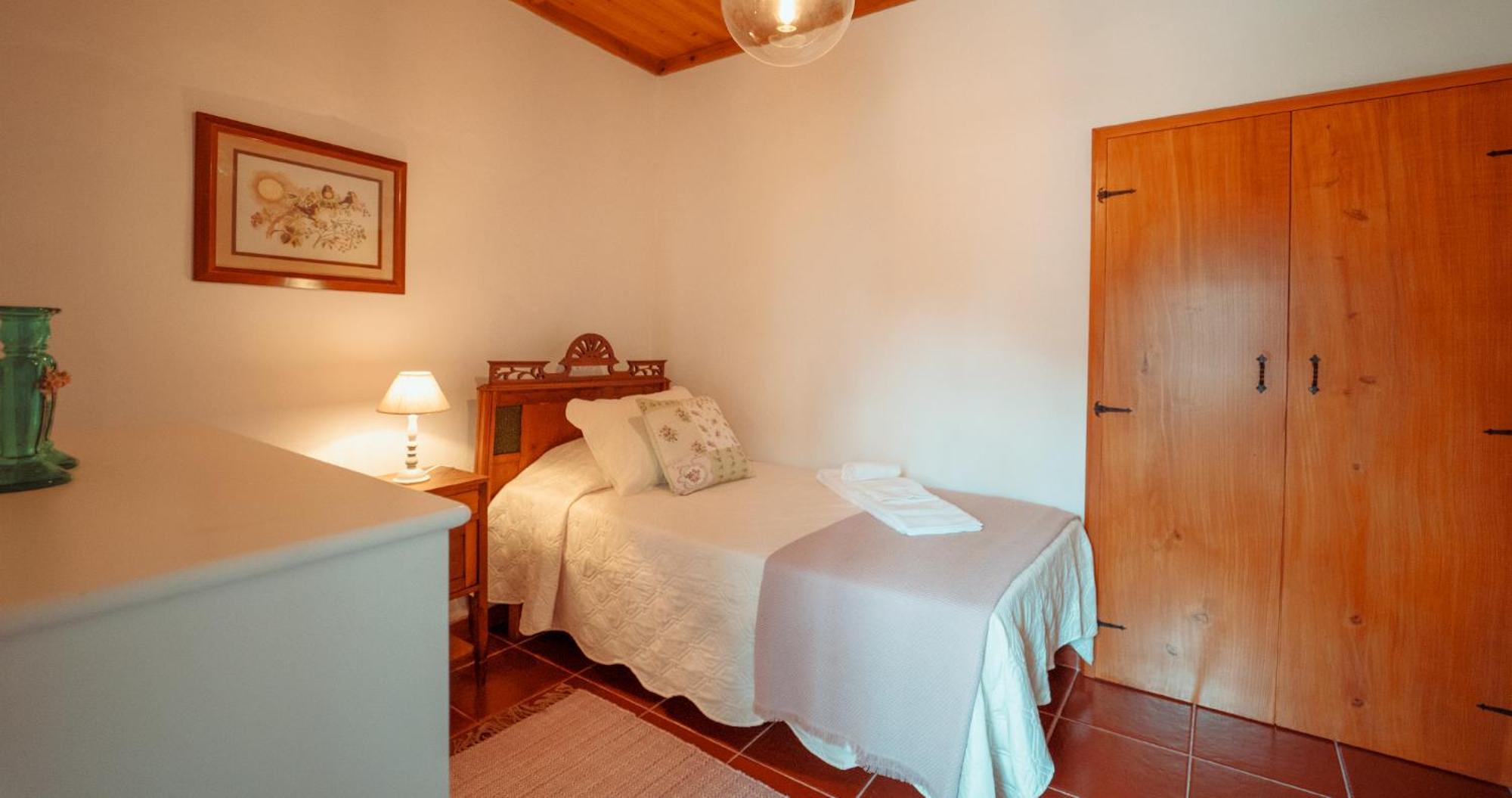 Charming House - House & * Biscoitos (Terceira)