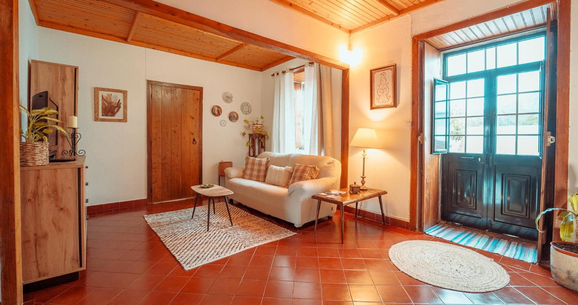Charming House - House & Biscoitos (Terceira)